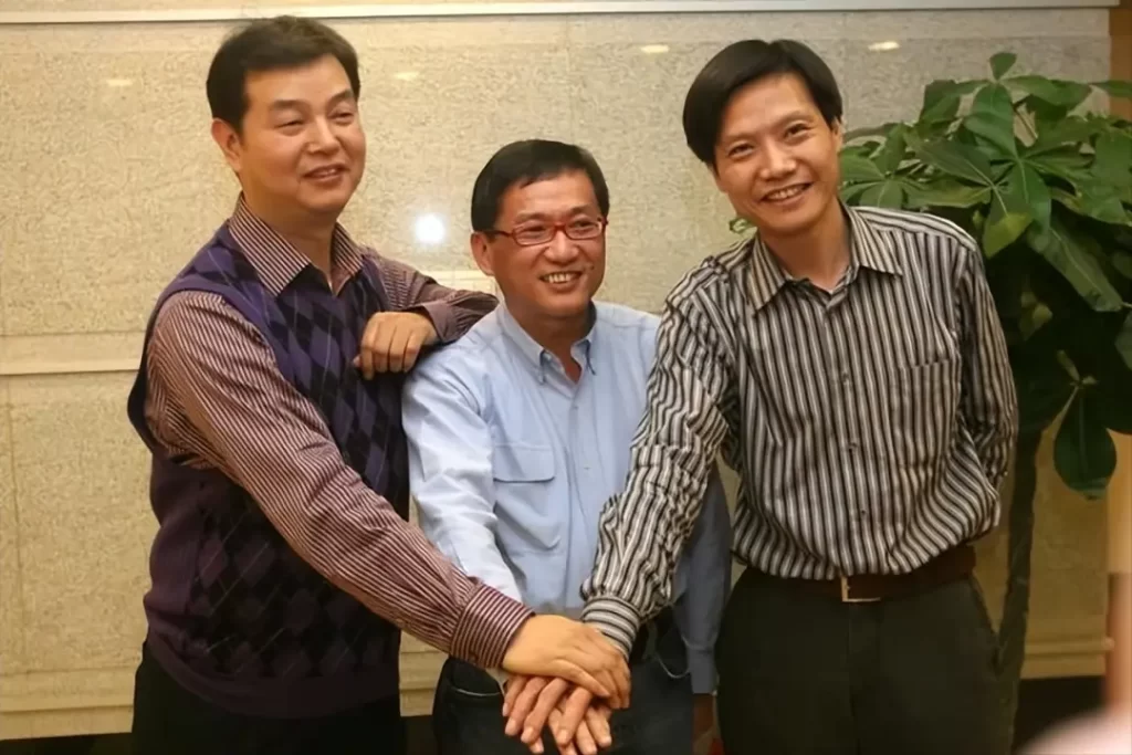 求伯君和雷军合作留影